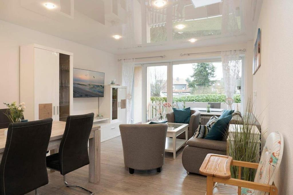 Moderne Ferienwohnung Groemitz Mit Garten/Terrasse Bagian luar foto